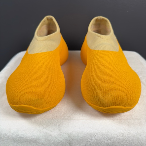 Yeezy Other - 🟡 Yeezy Knit Runner “Sulfur” - Size 11